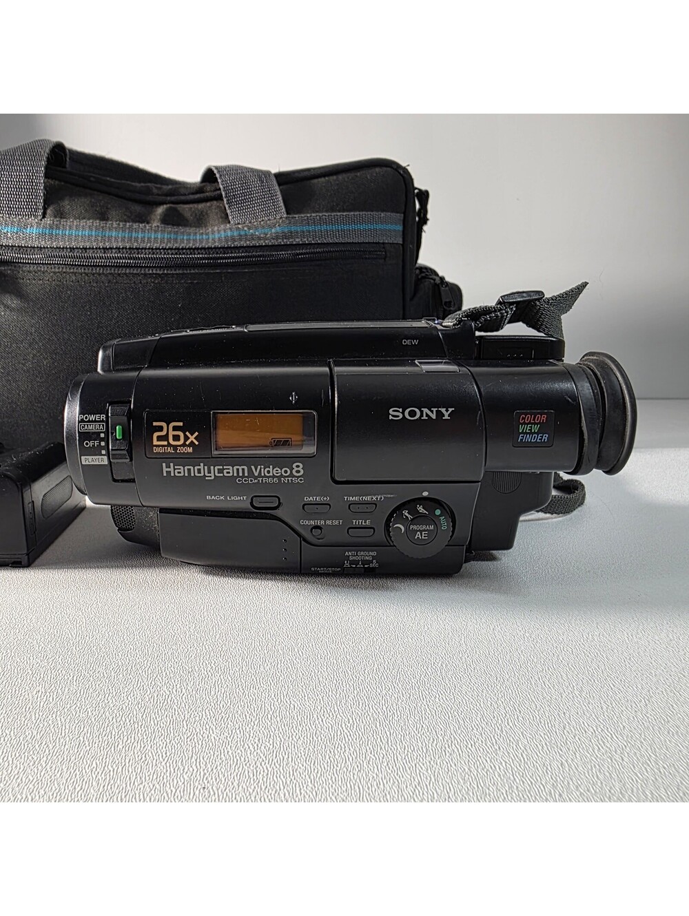 Sony Handycam CCD-TR66 Video 8 Tested w/ Battery, AV Cords & Case